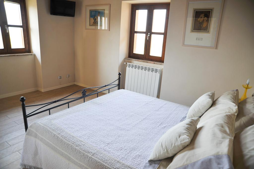B&B Ronco Degli Ulivi Ιζέο Δωμάτιο φωτογραφία